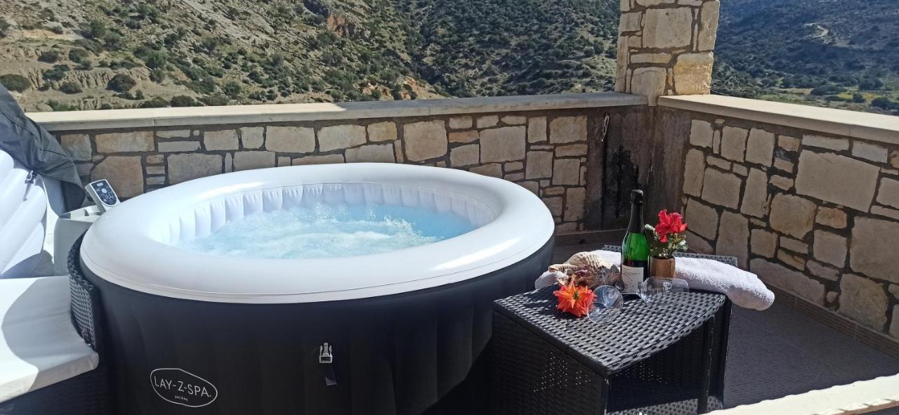 Elouthia Residence With Sea View And Hot Tub Tsoútsouros エクステリア 写真